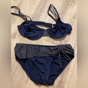 Women’s bathing suit